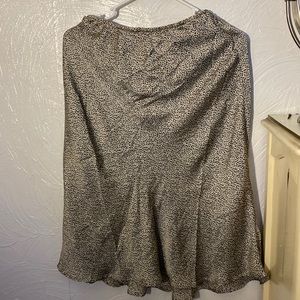 Sienna sky midi print skirt size S NWT